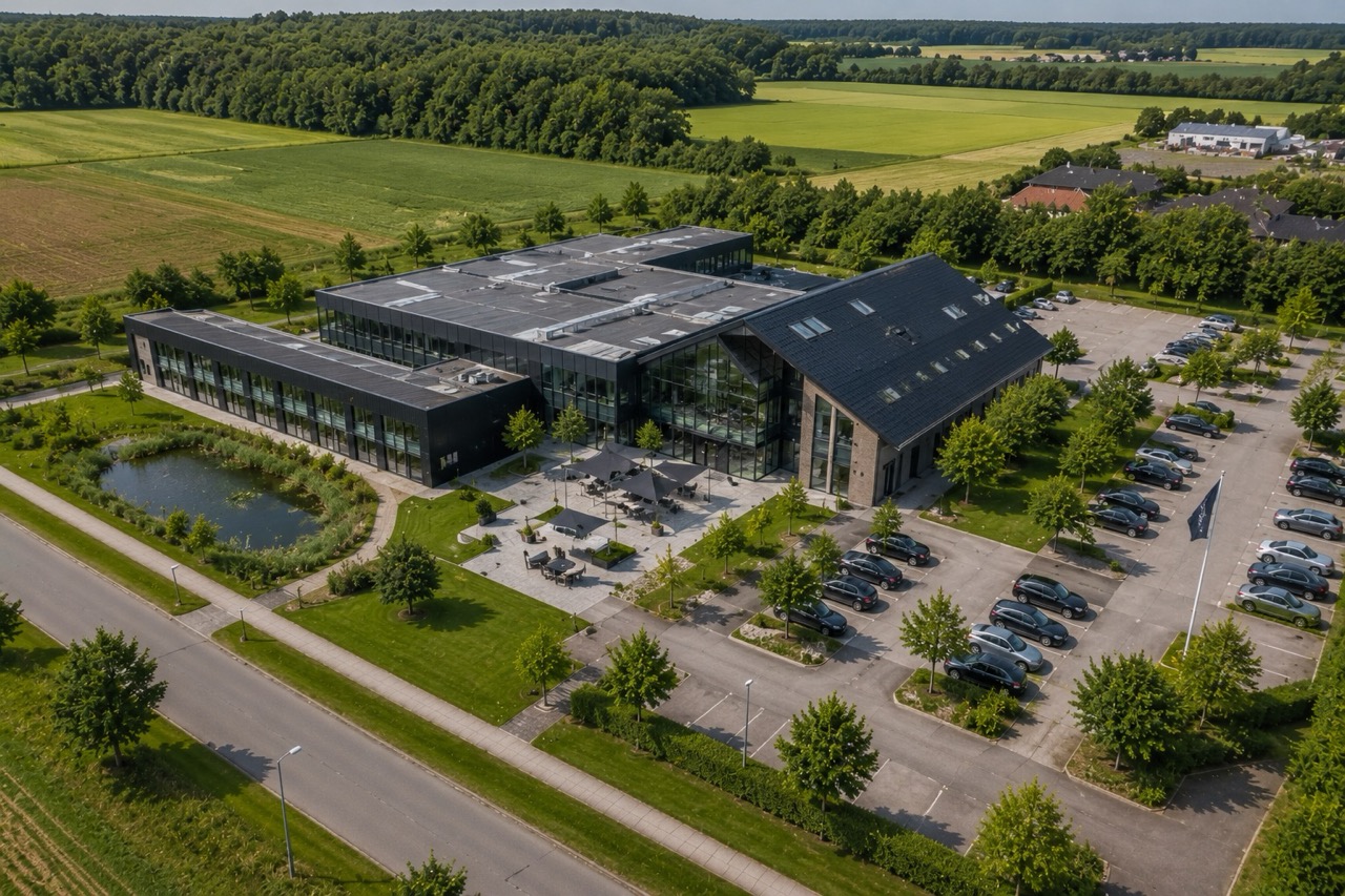 Luftfoto af bolig og landskab